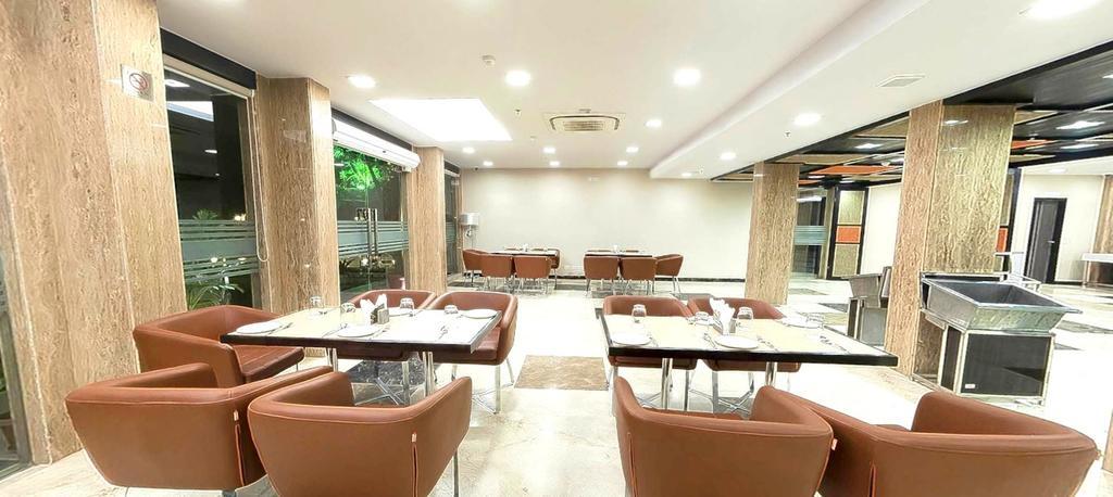 Palm Spring A Boutique Hotel New Delhi Exterior photo