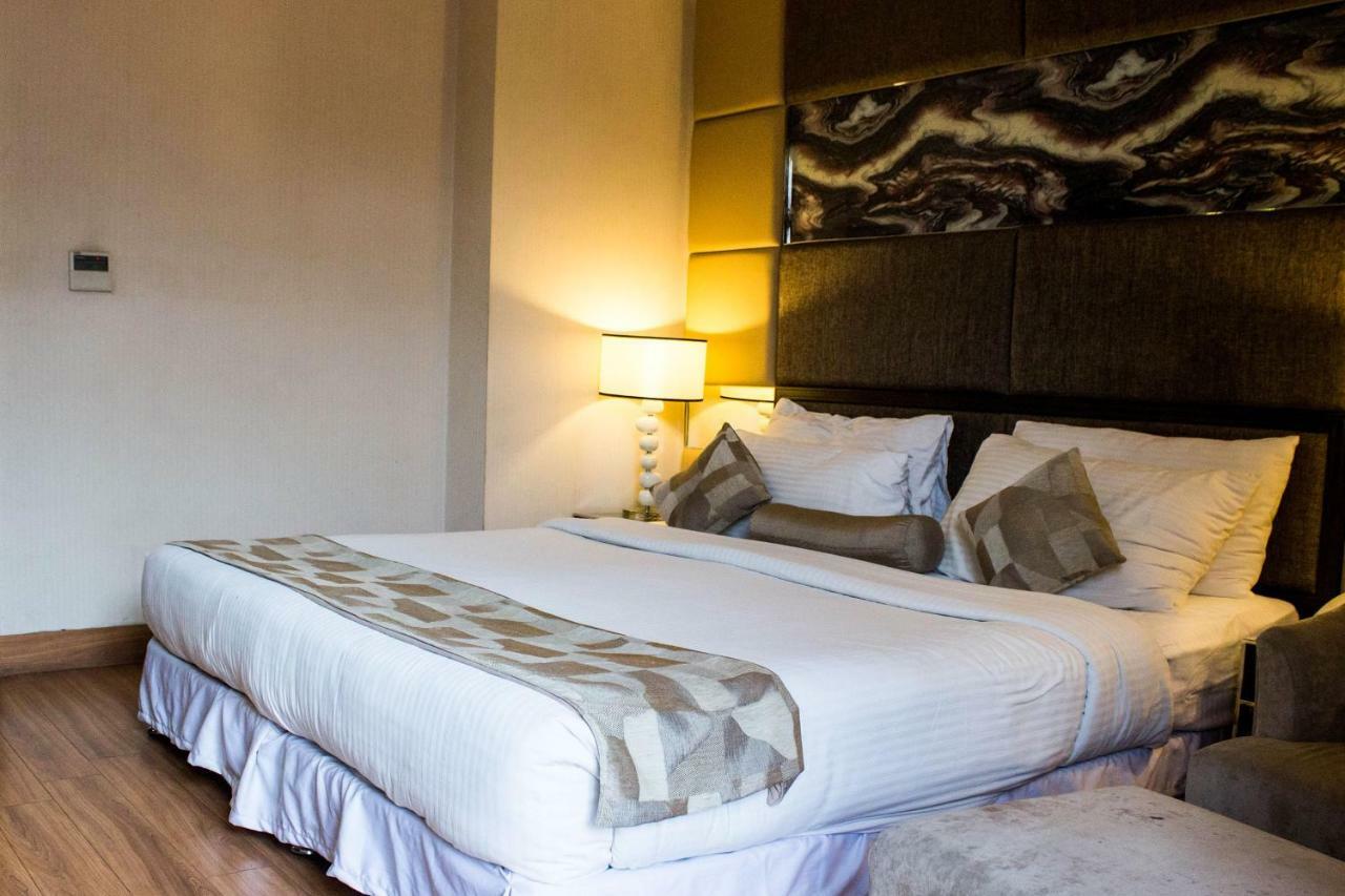 Palm Spring A Boutique Hotel New Delhi Exterior photo